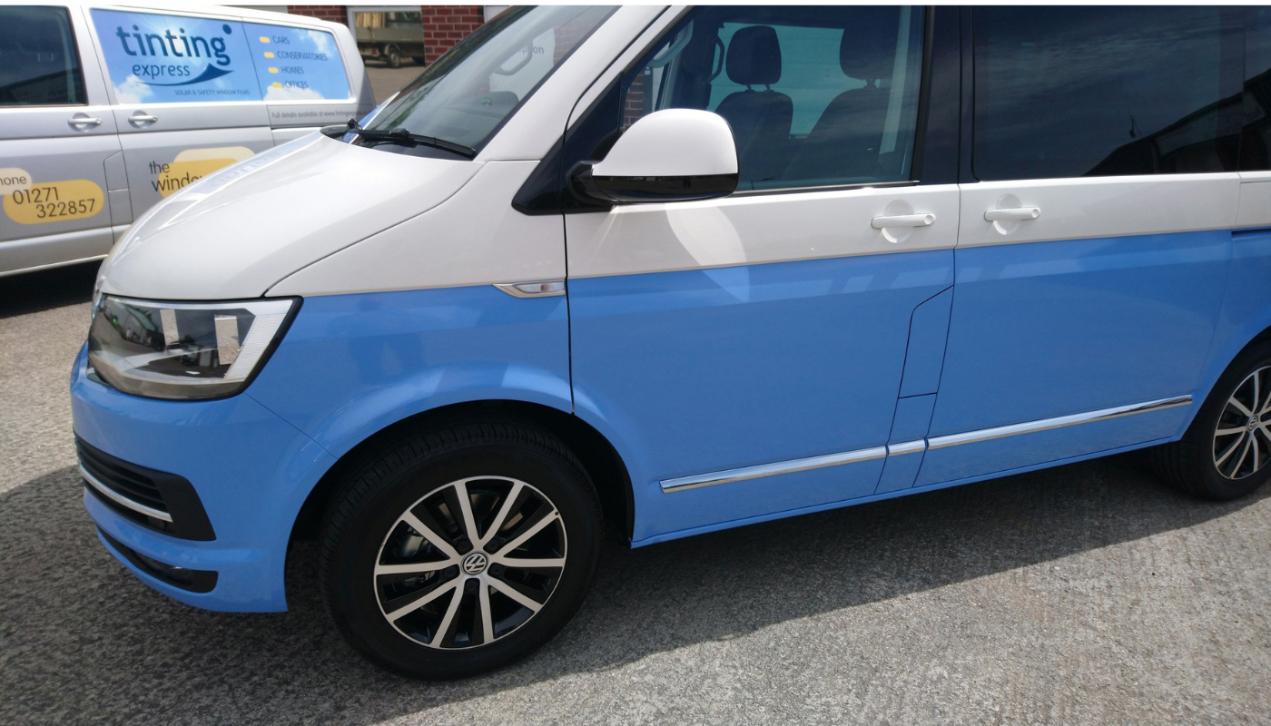 blue-white-van